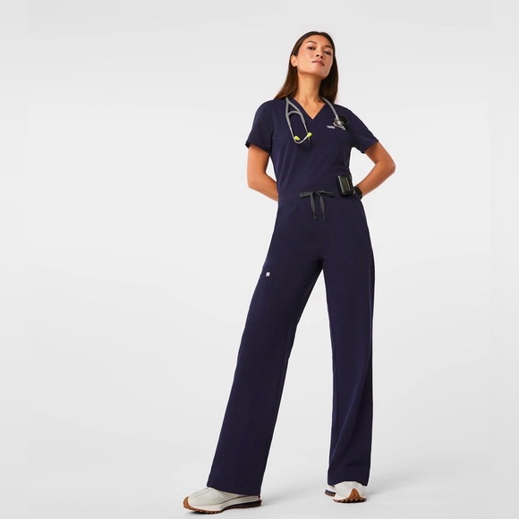 FIGS Isabel High Waist Wide Leg Scrub Pants M EUC 8 Pocket 1001566R - Picture 2 of 14